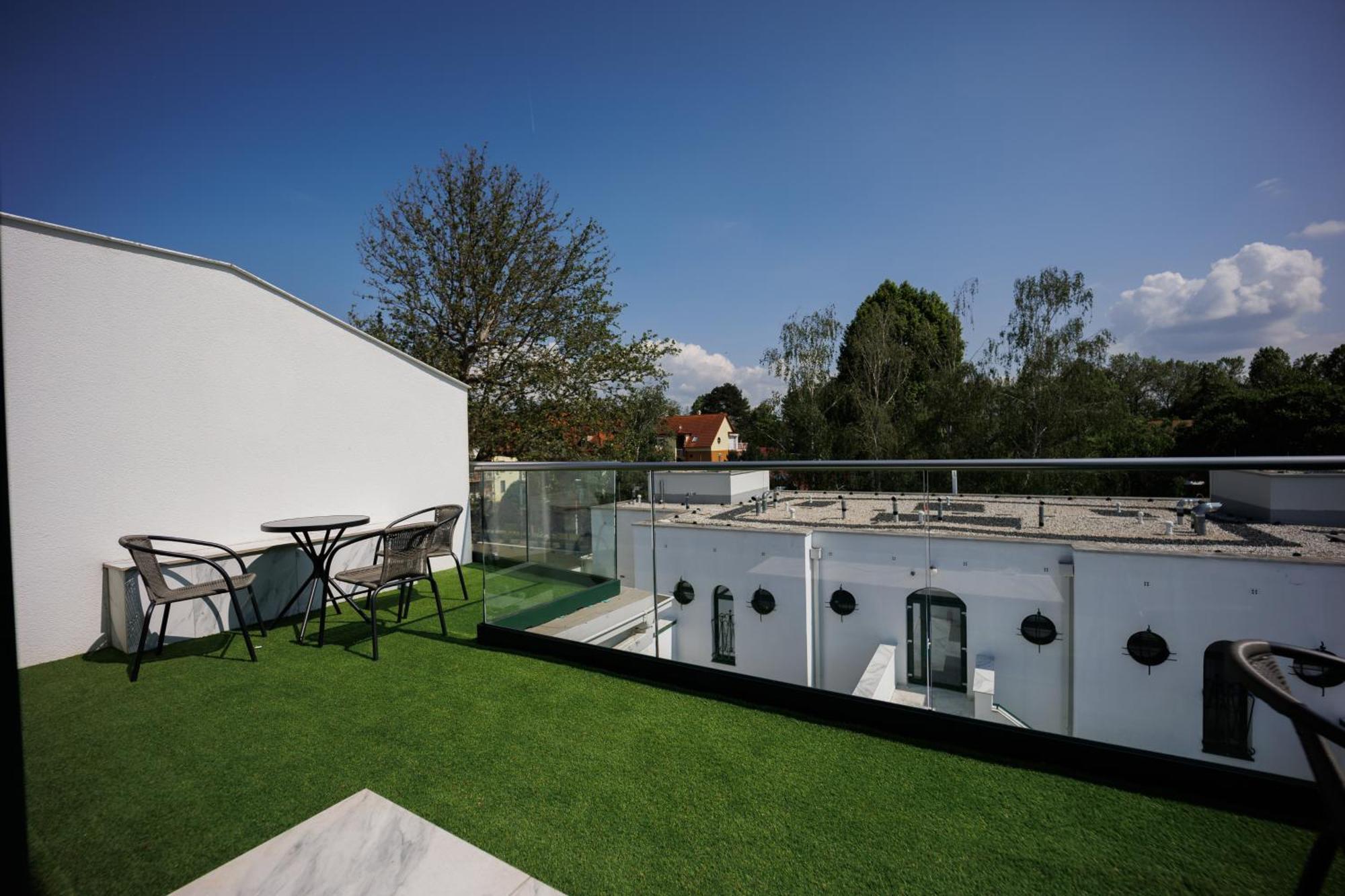 Villa Bauhaus Labi Garden Wellness Apartman Siofok Exterior photo